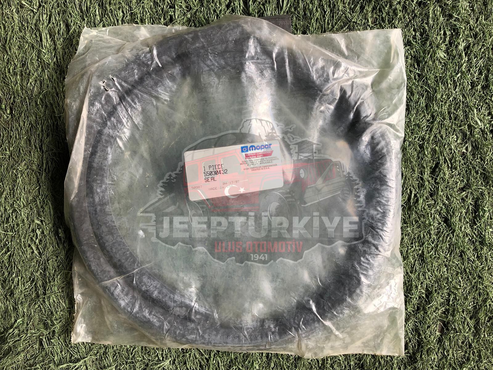 GRAND CHEROKEE WIPER GRILLE WICK 1993/1998 MOPAR 55030432